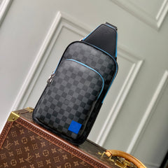 AVENUE SLINGBAG 31 IN BLACK AND GREY DAMIER GRAPHITA CANVAS CALFSKIN