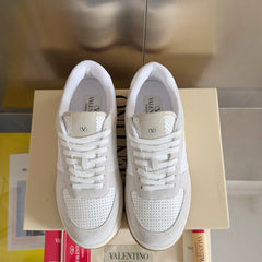 VALENTINO 25S GARAVANI FREEDOTS SNEAKERS IN BEIGE SUEDE AND WHITE LAMBSKIN