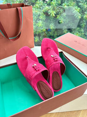 LP THONG SANDALS 25S IN DARK PINK SUEDE