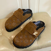 COSY FLAT COMFORT CLOG IN CHOCOLATE BROWN EMBOSSED SUEDE