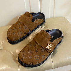 COSY FLAT COMFORT CLOG IN CHOCOLATE BROWN EMBOSSED SUEDE