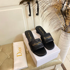 DWAY HEELED SLIDE IN BLACK CALFSKIN WITH GOLD LOGO