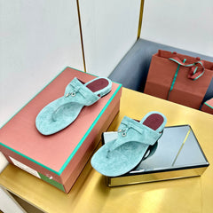 FLIP FLOPS IN EMERALD GREEN SUEDE AND HARDWARE SILVER