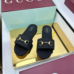 GG SLIDES IN BLACK WITH GOLD HARDWARE