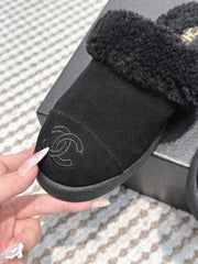 CHANEL 25S INDOOR SLIPPERS IN BLACK SUEDE FUR-LINED