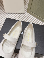 CHANEL 25S MARY JANE FLAT IN WHITE LAMBSKIN WITH BLACK VELVET CAP TOE