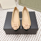 CHANEL 25S BALLET FLAT ROUND TOE IN BEIGE AND BLACK SHEEPSKIN WITH CAMELLIA