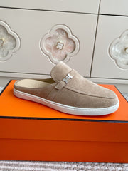 HM 25S MULES IN BEIGE SUEDE WITH SILVER HARDWARE