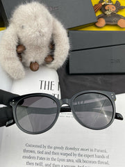 MONTAIGNE SUNGLASS CD5106 IN BLACK ACETATE