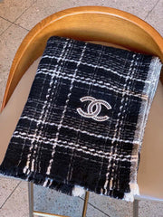 CHANEL 25S SCARF 200 IN CASHMERE 732052