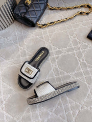 PLATFORM SLIPPERS IN WHITE WOOL AND BLACK LAMBSKIN