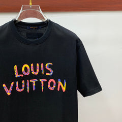 LV T-SHIRT COLORFUL LOGO IN BLACK COTTON 238877