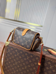 LV 25S CARGO 23 IN BROWN MONOGRAM CANVAS LEATHER TRIM GOLD HARDWARE