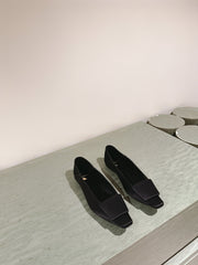 BALLERINA FLATS IN BLACK SATIN
