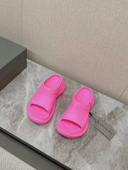 POOL CROCS SLIDE SANDAL IN BRIGHT PINK RUBBER