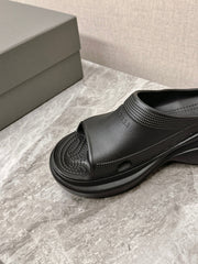 POOL CROCS SLIDE SANDAL IN BLACK RUBBER