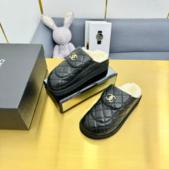 THICK-SOLED SLIDE IN BLACK LAMBSKIN AND WOOL LINING