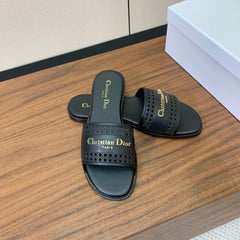 DWAY BLACK CALFSKIN AND GOLD LOGO