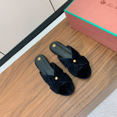 FLAT SLIPPERS IN BLACK SUEDE