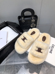 THICK-SOLED SLIPPER IN BEIGE CREAM LAMB FUR