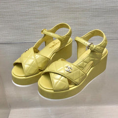 WEDGE SANDALS IN YELLOW CREAM CALFSKIN
