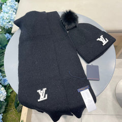 SET SCARF AND HAT IN BLACK WOOL AND FOX FUR 414772