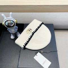 BEANIE HAT IN WHITE WOOL 416412