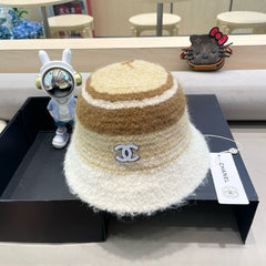 BUCKET HAT IN COLORFUL FLEECE 421130