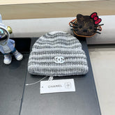 STRIPED KNITTED HAT IN LIGHT GRAY WOOL 424514