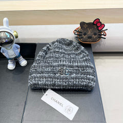 STRIPED KNITTED HAT IN DARK GRAY WOOL 424516