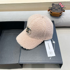 BASEBALL HAT IN LIGHT PINK LAMB FUR 424252