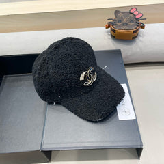 BASEBALL HAT IN BLACK LAMB FUR 424253