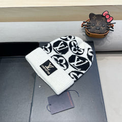 KNITTED BEANIE HAT IN WHITE MIX BLACK WOOL AND RABBIT FUR 426243