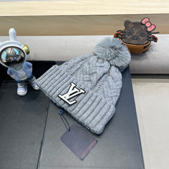 KNITTED BEANIE HAT IN GRAY WOOL AND LAMB FUR 430046