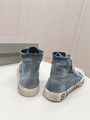 HIGH-TOP SNEAKERS IN BLUE DENIM LOGO PRINT