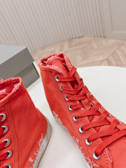 HIGH-TOP SNEAKERS GRAFFITI IN RED CANVAS
