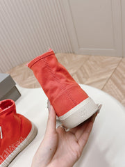 HIGH-TOP SNEAKERS GRAFFITI IN RED CANVAS