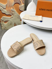 FLAT SLIDE IN BISQUE BEIGE LAMBSKIN WITH RHINSTONES