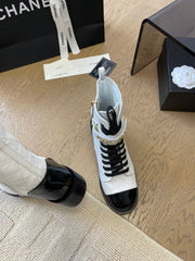 ALPHABET MARTIN BOOTS IN WHITE LAMBSKIN