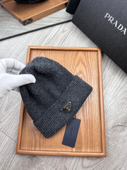 BEANIE HAT IN CHARCOAL GRAY WOOL 332391