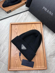 BEANIE HAT IN BLACK WOOL 332393