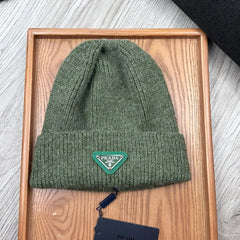 BEANIE HAT IN ARMY GREEN WOOL 332395