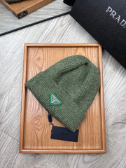 BEANIE HAT IN ARMY GREEN WOOL 332395