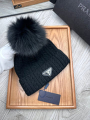 BEANIE HAT IN BLACK WOOL 352368