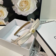 WHITE FABRIC WITH CRYSTAL HAIRBAND 412464