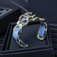 CC 25P IN DENIM-THREADED WIDE CHAIN GOLD METAL BRACELET