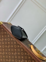 ENVELOPE POUCH 18 IN BLACK MONOGRAM ECLIPSE CANVAS