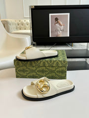 WOMEN'S SLIPPER IN WHITE CALFSKIN WITH GOLD HARDWARE