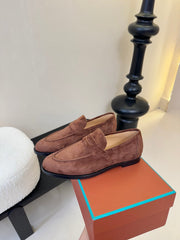 CLASSIC LOAFERS IN EARTH BROWN SUEDE