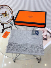 BADGES SOIE MUFFLER 180 CM SCRAF IN CLOUD GREY CASHMERE